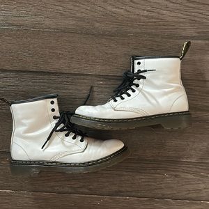 Dr. Martens 1460 J